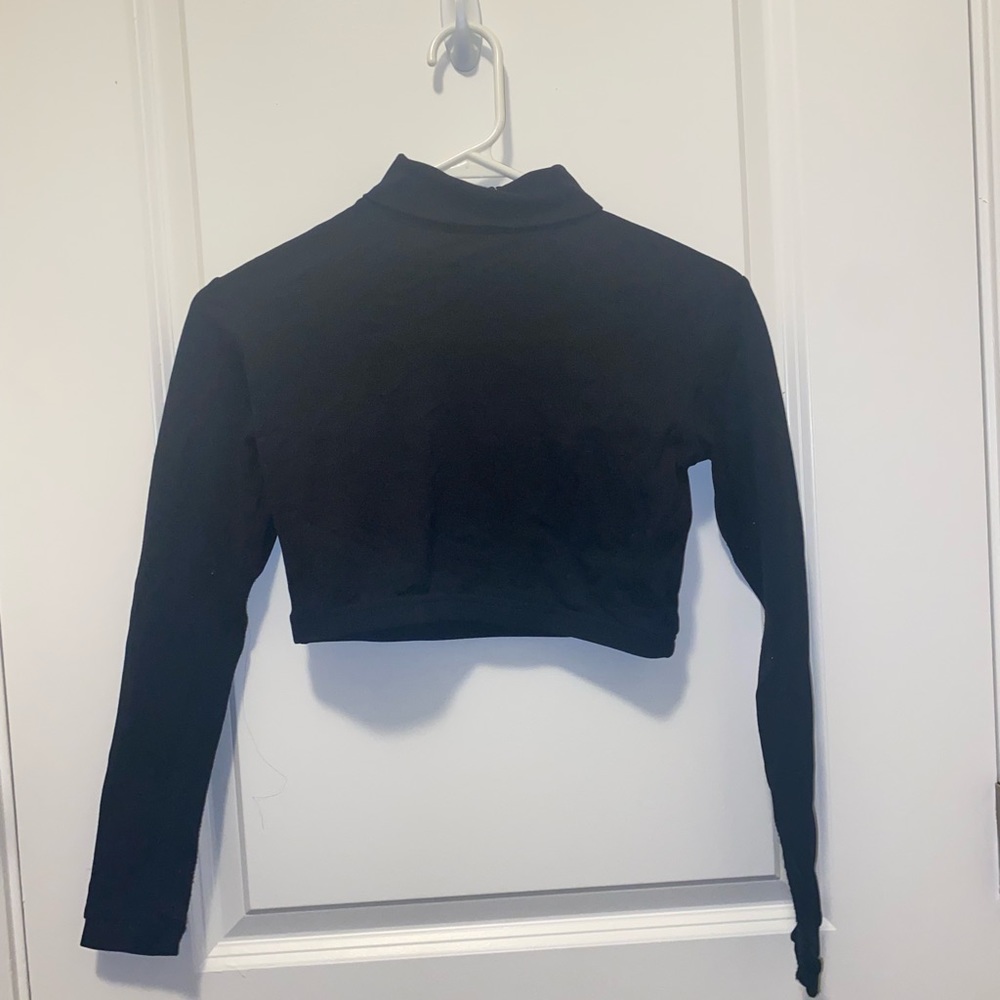 Black crop top